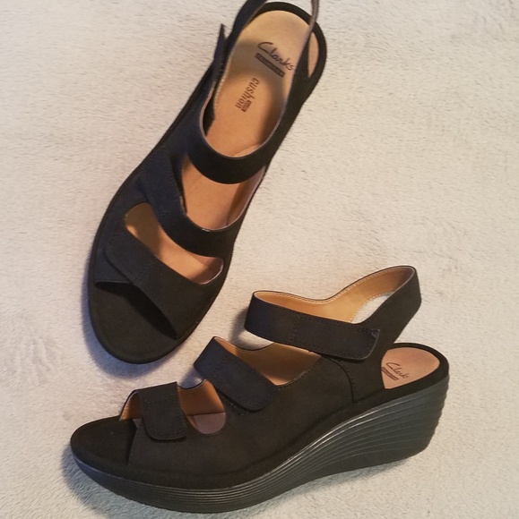 clarks soft cushion wedges